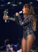 组图：碧昂斯渔网丝袜诱惑 压轴献唱嗨翻全场