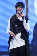 组图：许嵩新专《不如吃茶去》发布 黄龄助阵