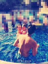 组图：明星奶爸齐过父亲节 陈坤携子卖萌抢镜