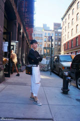 组图：刘力扬最新街拍花絮照 纽约街头寻找时尚