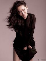 组图：谋女郎李曼写真秀美腿上围傲人