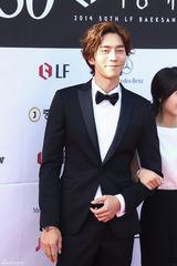 独家高清：又是一年百想红毯 众星云集争奇斗艳