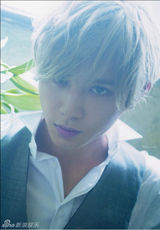 组图：山田凉介杂志写真 银发魅惑秒杀众生