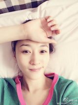 组图：李小冉自拍9连弹 嘟嘴闭眼搞怪卖萌美翻