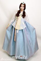 组图：韩女团BESTie迎中秋穿韩服 送甜美问候