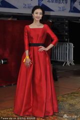 组图：大影节闭幕式 汤唯红裙知性王丽坤温婉