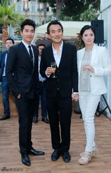 组图：戛纳day4图片精选 劳伦斯艳福众星拼亲密