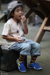 组图：多多贝儿集市风波显情深 复古运动会欢乐