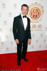 组图：华鼎奖美国开幕 奥兰多与刘玉玲助阵红毯