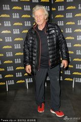 组图：柏林电影节预热派对 女星短裙黑丝助阵