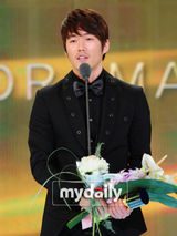 组图：韩国演员张赫获2010KBS演技大奖