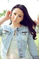 组图：石天琦缤纷夏日写真尽显清新甜美