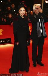 组图：女星玛瑞-莫德哈丹保守黑裙亮相红毯