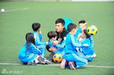 组图：米卢加盟《中国足球梦》 杜淳变奶爸