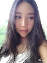 组图：超女纪敏佳被疑整容 自拍变锥子脸女神