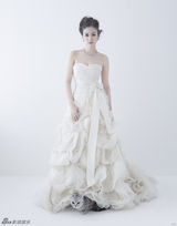 组图：李小冉纯白素雅大片梦幻迷人