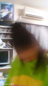 组图：日本再现奇葩拍照法 甩头根本停不下来！