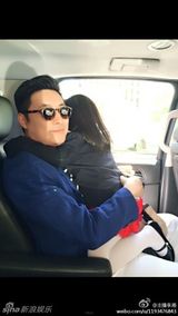 组图：明星奶爸齐过父亲节 陈坤携子卖萌抢镜