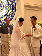 组图：戚薇李承铉赌城大婚甜蜜拥吻