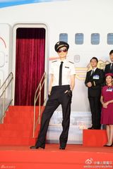 组图：《冲上云霄》电影版开机 张智霖吴镇宇帅气回归