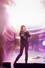 独家：少女时代TTS热辣献唱 下叉劈腿秀舞功