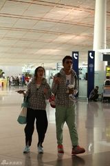 组图：《爱在囧途》赴韩录制 陶晶莹欲见金秀贤