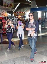 组图：彭顺小三门后首露面 称与李心洁关系OK