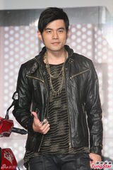 组图：周杰伦证实明年前结婚 称想生个小周杰伦