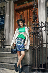 组图：韩丹彤亮相纽约时装周 街拍百变造型