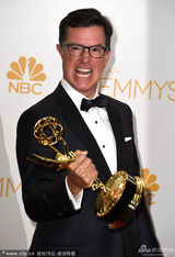 组图：《扣扣熊播报》获艾美奖最佳综艺节目奖