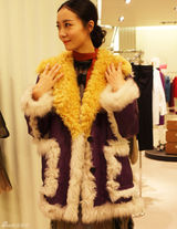 组图：众星亮相摩登不夜城 百变造型玩High现场