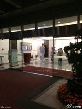 组图:姚明现身《爸爸2》 曹格女儿带帽喜感时尚