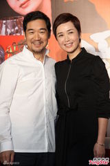 组图：张国立蒋雯丽宣传新剧 热聊显默契