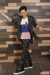 组图：杜德伟开唱将脱衣劲舞 嘉宾保密送惊喜