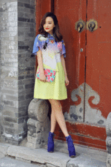 组图：主播刘美人中国风接拍 大片复古混搭