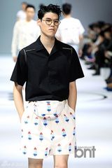 组图：孔孝真CL等助阵时装周 李秀赫亮相T台