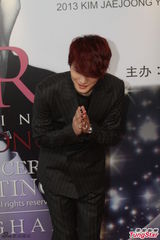 组图：韩国人气偶像金在中亮相上海魅惑帅气