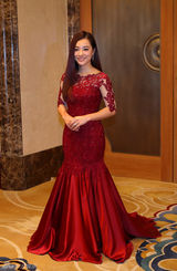 组图：刘璇北京补办婚礼与老公深情舌吻