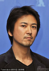 幻灯：《毛毛虫》导演若松孝二携志摩大西亮相