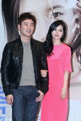 高清组图：严泰雄秀智等宣传新片 韩佳仁粉红俏丽