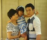 组图：矿工妻子陆毅变大力水手 扳手腕展臂力