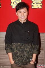 组图：黎耀祥黄浩然TVB重头戏《商战》杀青