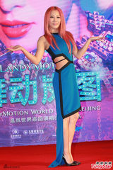 组图：温岚侧露蛮腰谈旧爱周杰伦 称愿参加婚礼