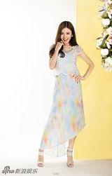 组图：刘宇珽写真曝光  尽显清新甜美气质