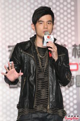 组图：周杰伦证实明年前结婚 称想生个小周杰伦