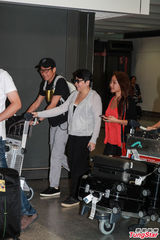 组图：众星峇里岛婚宴归来 曾志伟证实宾客自费