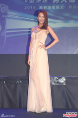 组图：隋棠挤沟露腿性感亮相 避谈婚事不心急