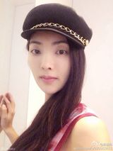 组图：曹格老婆吴速玲私照曝光 时尚辣妈