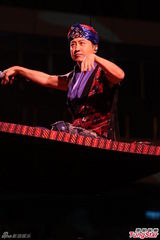 组图：多变哈林(庾澄庆)唱金曲 登小巨蛋万人同欢