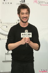 组图：黄子佼谈金曲奖提名 遗憾陈绮贞未入围